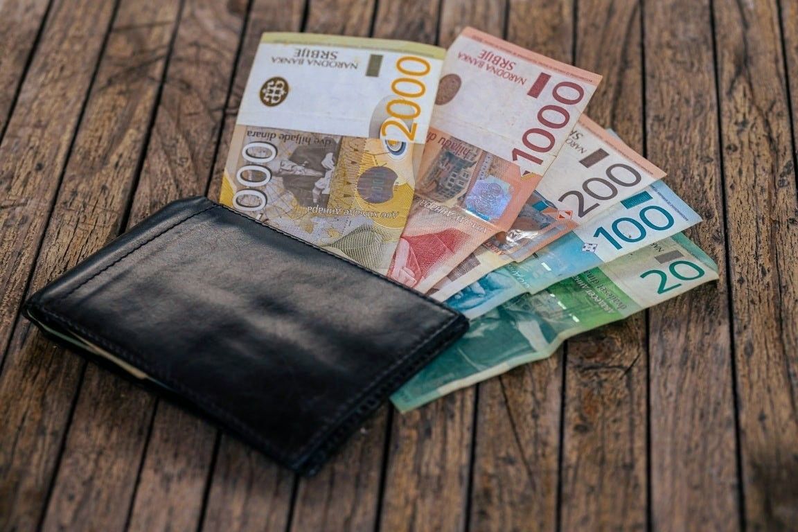 sanjati-novac-pare, novcanik pun para